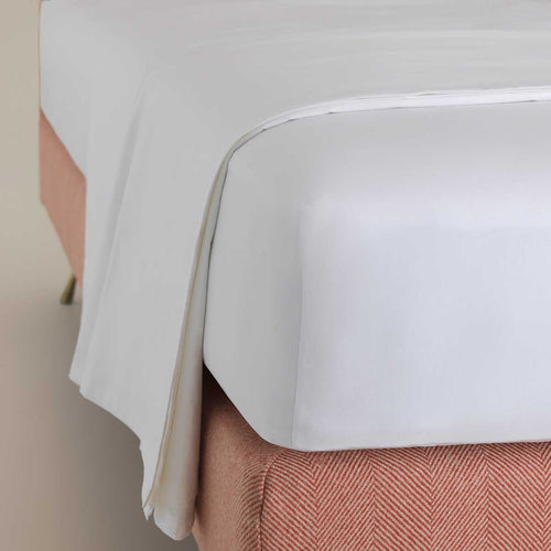 Shop bamboo, cotton, silk and linen fitted and flat sheets 