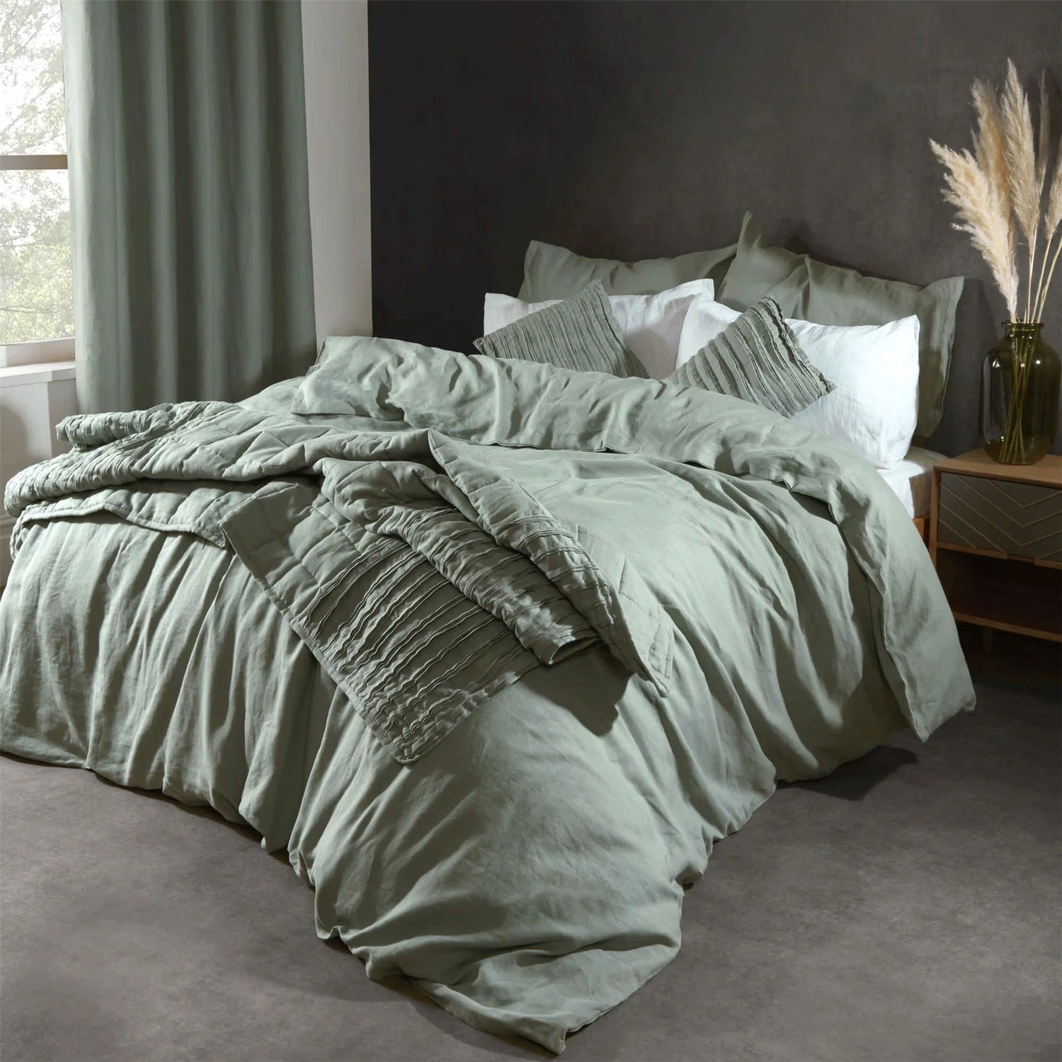 Lazy Linen sage green bedding - Buy linen pillowcases, duvet covers, fitted sheets and linen bedding sets. 