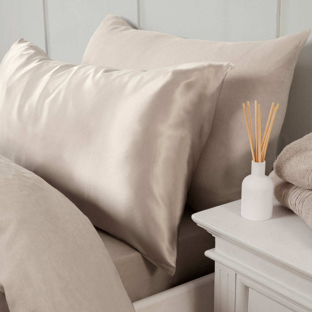 Beige/Natural Silk Pillowcase