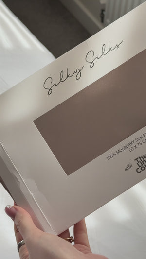 Beige/Natural 19 Momme Mulberry Silk Pillowcase