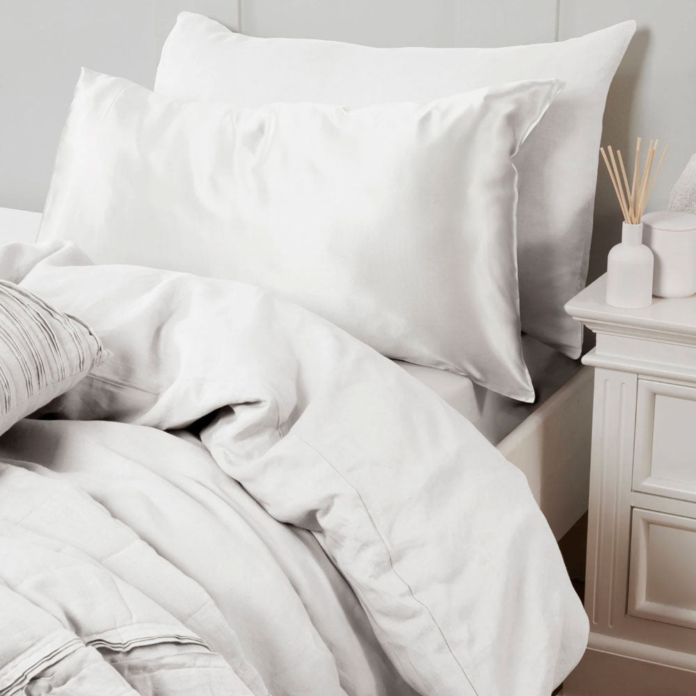 White 19 Momme Mulberry Silk Pillowcase